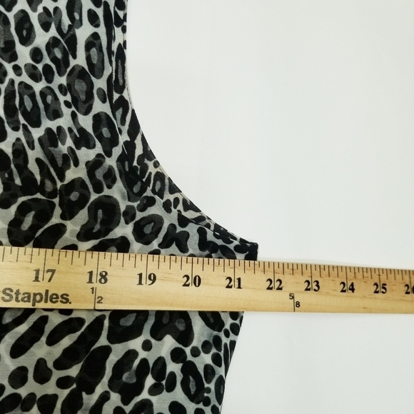 212 Collection Top cowl neckline leopard print sleeveless size Large EUC - Picture 5 of 9